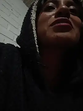 Snapshot of YeseniaRodriguez3 chatting on 8, 11, 2025 YeseniaRodriguez3 online show from 8, 11, 2025