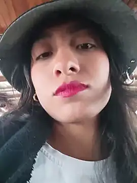 YeseniaRodriguez3 online show from 20, 3, 2026