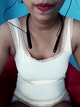 Snapshot of cute_mahi07 chatting on 28, 10, 2025 cute mahi07 online show from 28, 10, 2025