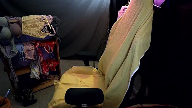 Snapshot of sugasunny04 chatting on 17, 1, 2026 sugasunny04 online show from 17, 1, 2026