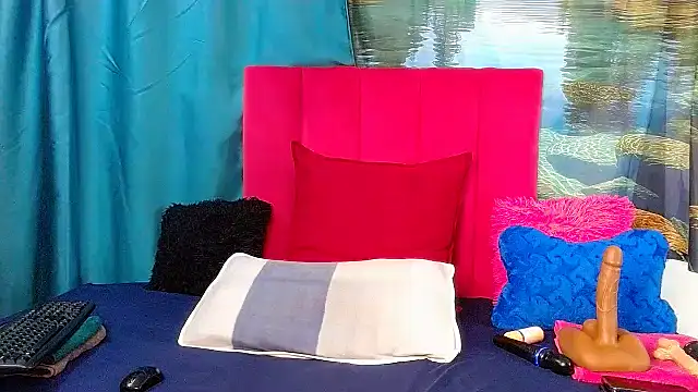 Lisa-001 online show from 26, 4, 2026