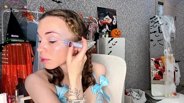 MiraVandee online show from 31, 10, 2025