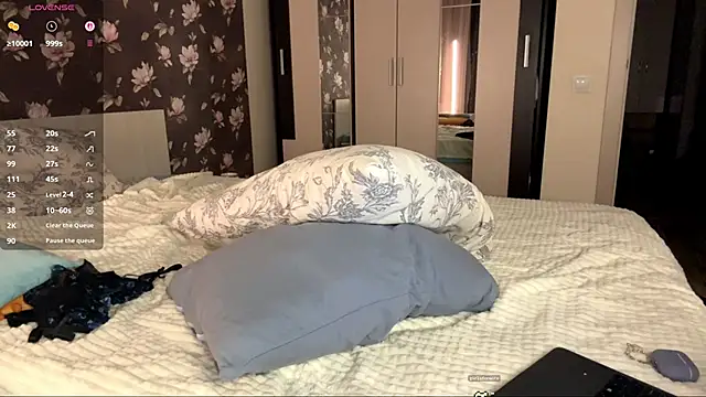 MiraVandee online show from 31, 10, 2025