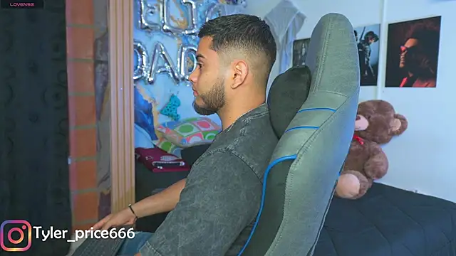 Tiler wolker online show from 9, 1, 2026