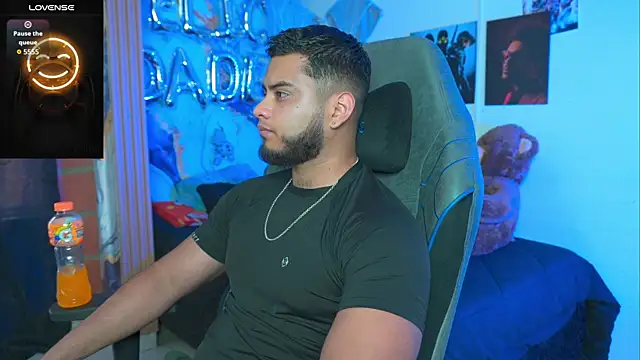 Tiler wolker online show from 3, 4, 2026