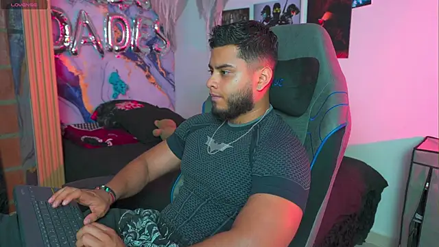 Tiler wolker online show from 25, 4, 2026