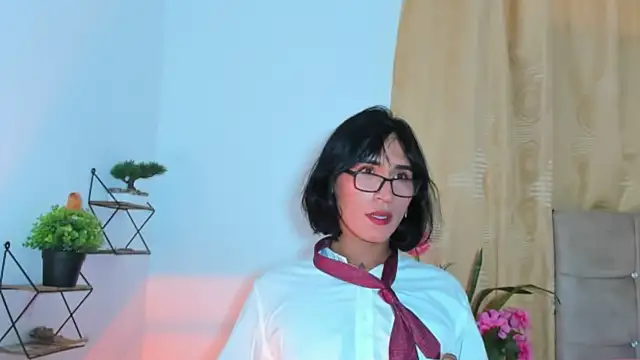 nahomi28  online show from 4, 11, 2025