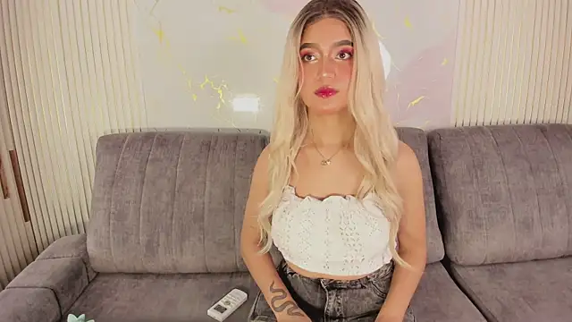 NhoanBrunette online show from 28, 4, 2026