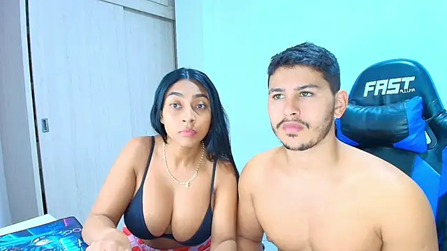 Snapshot of sophia_and_alex chatting on 28, 10, 2025 sophia and alex online show from 28, 10, 2025