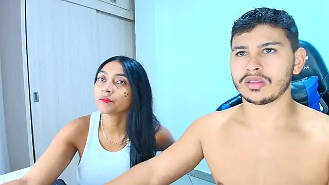 Snapshot of sophia_and_alex chatting on 29, 10, 2025 sophia and alex online show from 29, 10, 2025