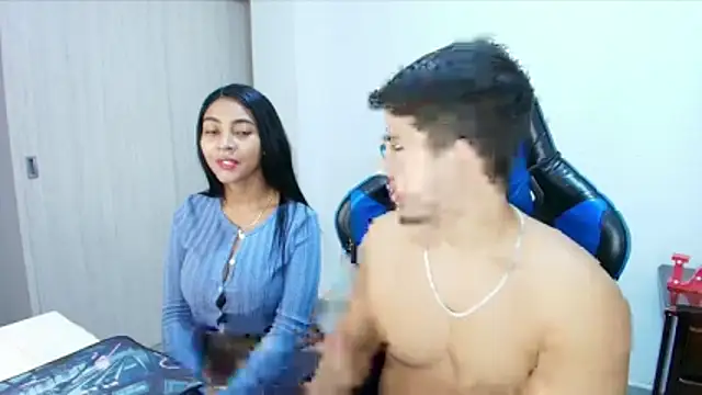 Snapshot of sophia_and_alex chatting on 13, 11, 2025 sophia and alex online show from 13, 11, 2025