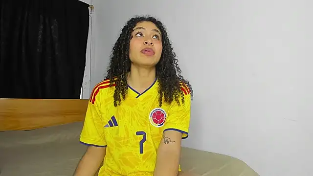 Snapshot of Keniia_rizz chatting on 15, 11, 2025 Keniia rizz online show from 15, 11, 2025