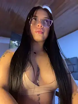 Im Saraaaa online show from 11, 7, 2026