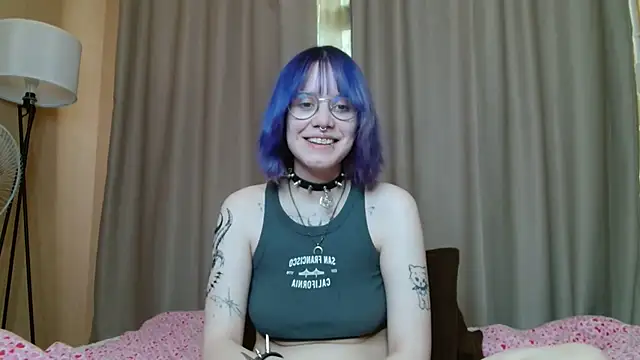 Snapshot of KellePourier chatting on 23, 5, 2026 KellePourier online show from 23, 5, 2026