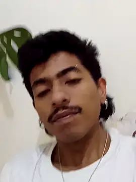 SkinniYamo online show from 20, 4, 2026