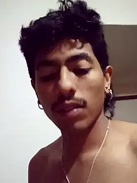 SkinniYamo online show from 21, 4, 2026