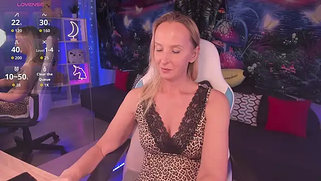 Snapshot of ScarlettPalmer chatting on 8, 11, 2025 ScarlettPalmer online show from 8, 11, 2025