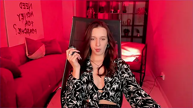 Snapshot of EmilyWade chatting on 28, 11, 2025 EmilyWade online show from 28, 11, 2025