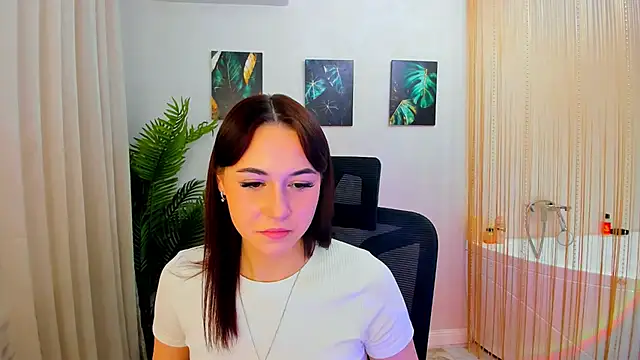 Snapshot of MakeYoueHappy chatting on 28, 11, 2025 MakeYoueHappy online show from 28, 11, 2025