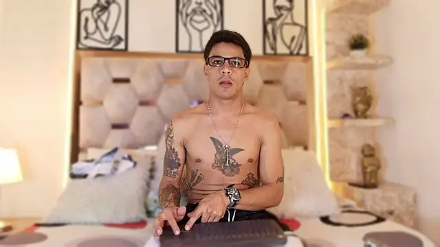 Andrew Haalls online show from 15, 11, 2025