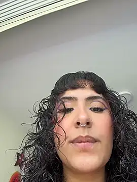 SugarTroubl33 online show from 18, 4, 2026