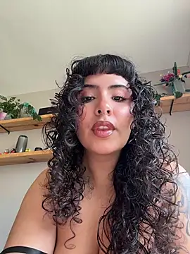 Snapshot of SugarTroubl33 chatting on 18, 6, 2026 SugarTroubl33 online show from 18, 6, 2026