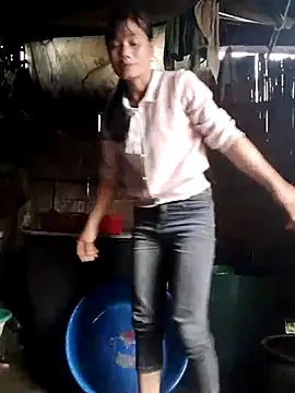 doggy-00 online show from 18, 3, 2026