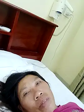 bella-la online show from 17, 11, 2025