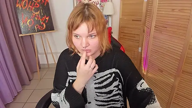 Snapshot of babyyullii chatting on 10, 11, 2025 babyyullii online show from 10, 11, 2025