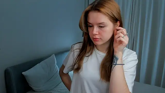 JulienneHauptman online show from 17, 11, 2025