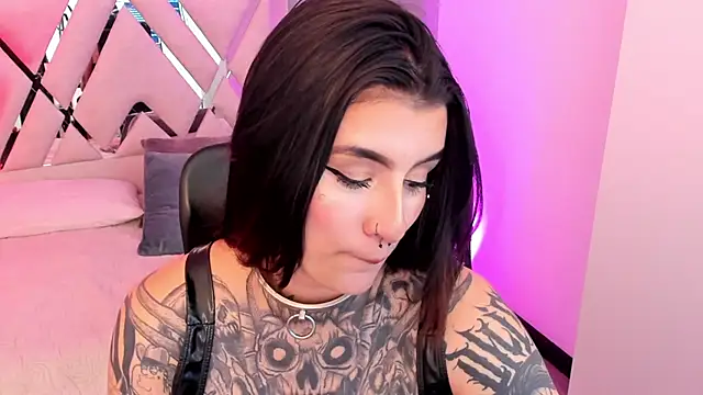 mia jagger online show from 23, 4, 2026