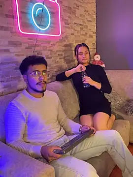 Noa N Luxy online show from 5, 12, 2025