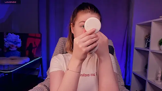 NicoletteTegeler online show from 25, 11, 2025