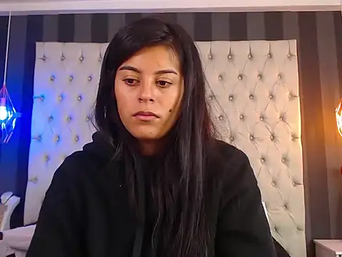 Snapshot of Camile_Petite chatting on 20, 11, 2025 Camile Petite online show from 20, 11, 2025