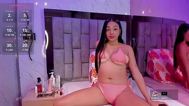 SelennaRuiz online show from 17, 11, 2025