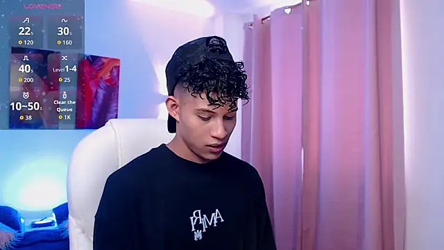 KamiSuarez online show from 4, 3, 2026