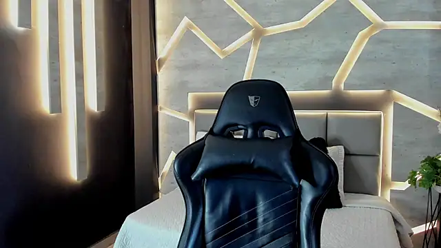 DakotaRussell  online show from 8, 2, 2026