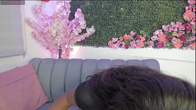 Doris cruzz online show from 27, 4, 2026