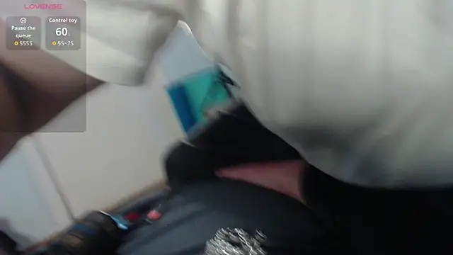 Moon foxes online show from 13, 1, 2026