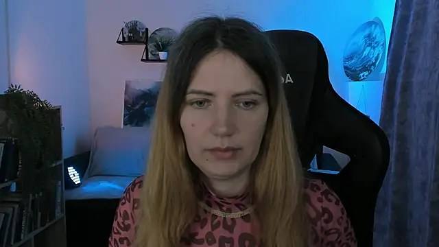 Snapshot of AleksaLaurent chatting on 4, 12, 2025 AleksaLaurent online show from 4, 12, 2025