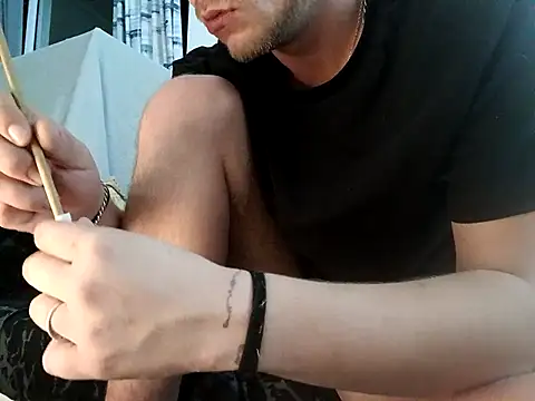 Snapshot of THOMMONSTER5299 chatting on 20, 11, 2025 THOMMONSTER5299 online show from 20, 11, 2025