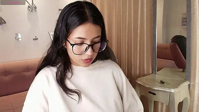 Snapshot of KamyGlam chatting on 9, 2, 2026 KamyGlam online show from 9, 2, 2026