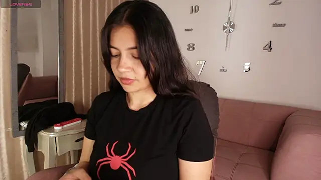 Snapshot of KamyGlam chatting on 10, 2, 2026 KamyGlam online show from 10, 2, 2026