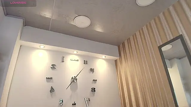 Snapshot of KamyGlam chatting on 6, 3, 2026 KamyGlam online show from 6, 3, 2026