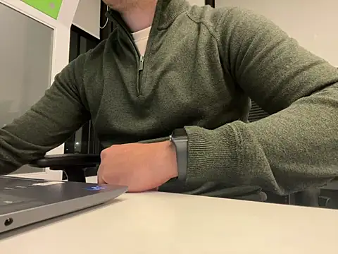 Snapshot of LeoBlaze13 chatting on 6, 11, 2025 LeoBlaze13 online show from 6, 11, 2025