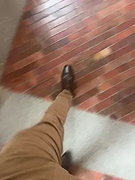 Snapshot of LeoBlaze13 chatting on 19, 11, 2025 LeoBlaze13 online show from 19, 11, 2025