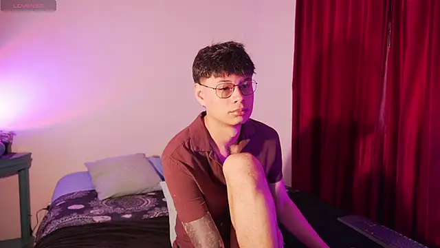 estmonnn online show from 13, 4, 2026