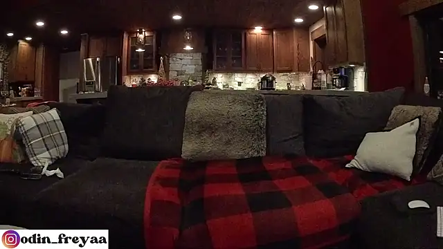 Snapshot of Odin_Freya chatting on 29, 11, 2025 Odin Freya online show from 29, 11, 2025