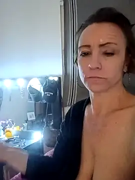 Karebearz1 online show from 30, 10, 2025