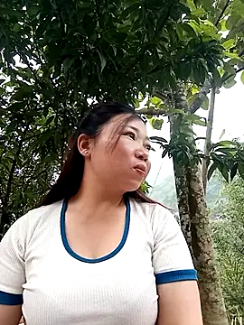 julybe online show from 27, 4, 2026